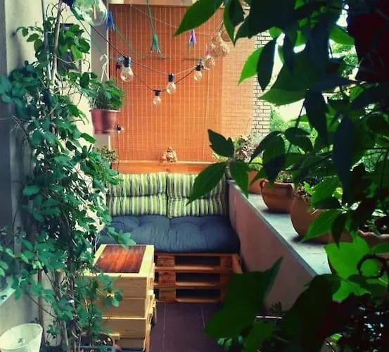 Apartment Artistic With A Balcony *